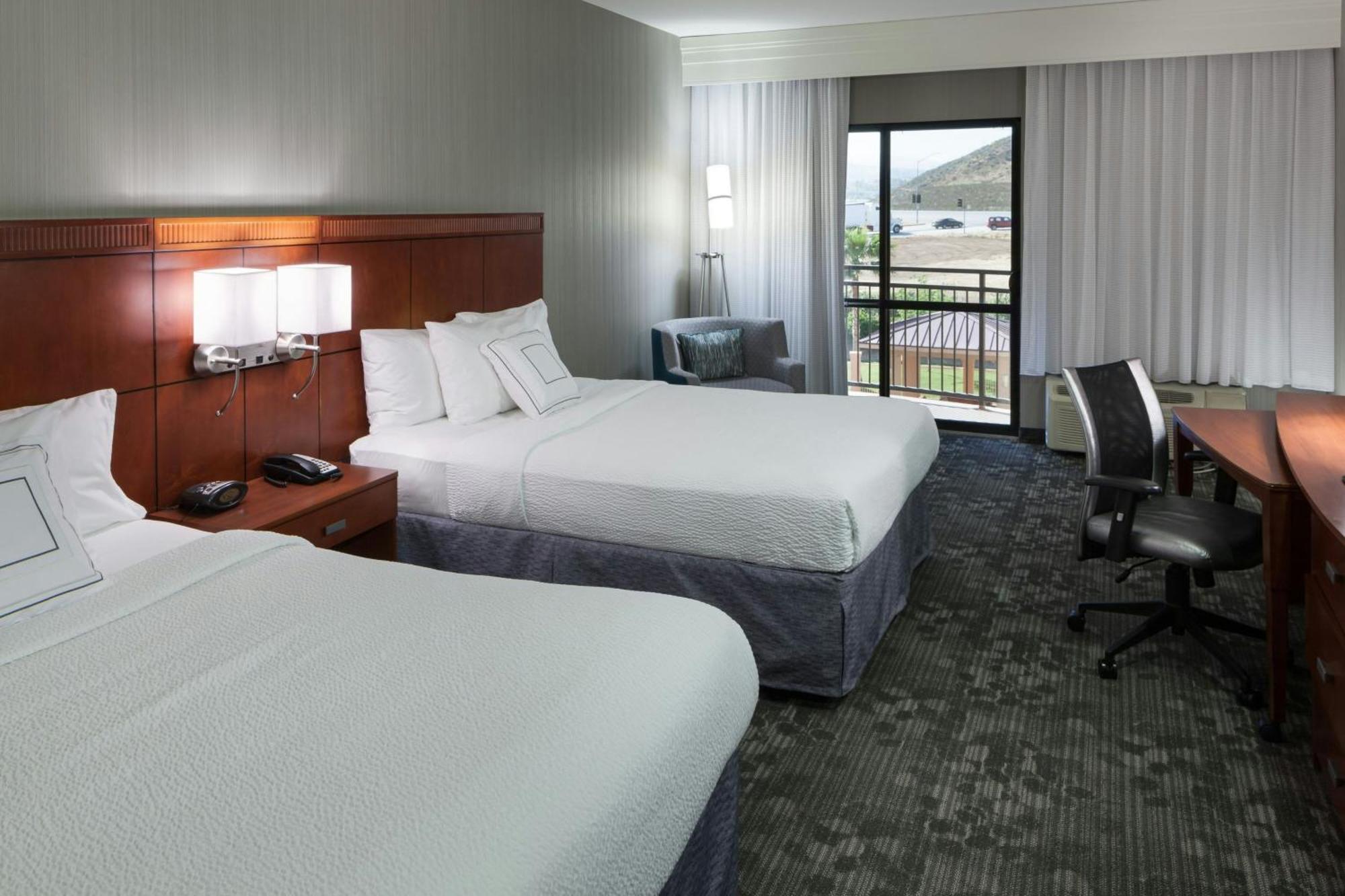 Courtyard By Marriott Santa Clarita Valencia Hotel Exterior foto