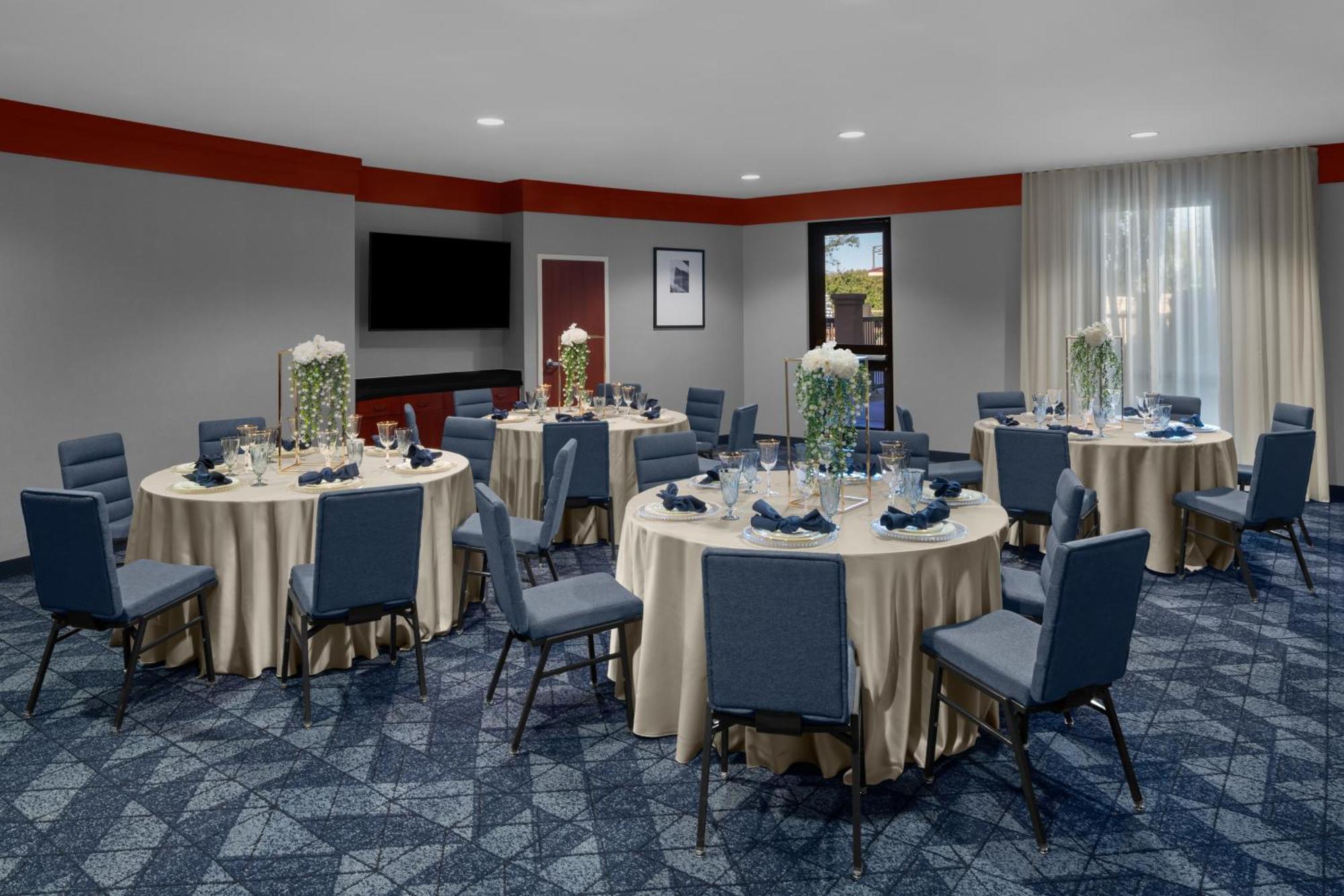 Courtyard By Marriott Santa Clarita Valencia Hotel Exterior foto