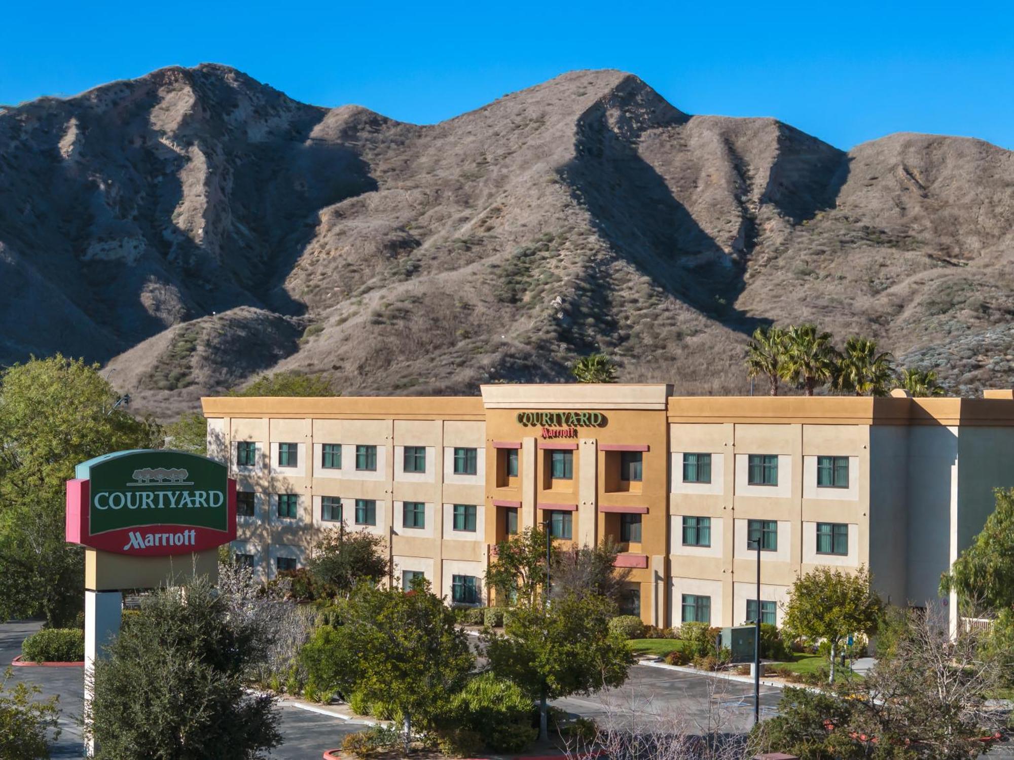 Courtyard By Marriott Santa Clarita Valencia Hotel Exterior foto